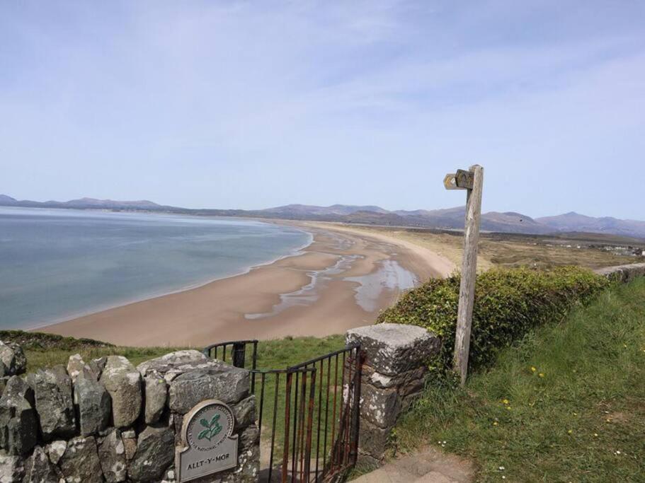 Harlech/Huge Three Bedroom/Best Location Llanbedr  Exterior photo